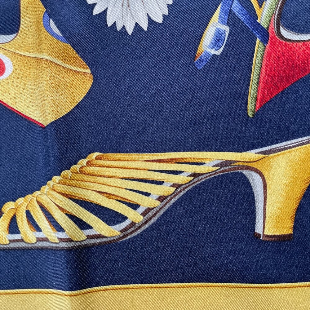 Salvatore Ferragamo Silk "Calzature" Scarf Shoe Motif - Picture 11 of 15